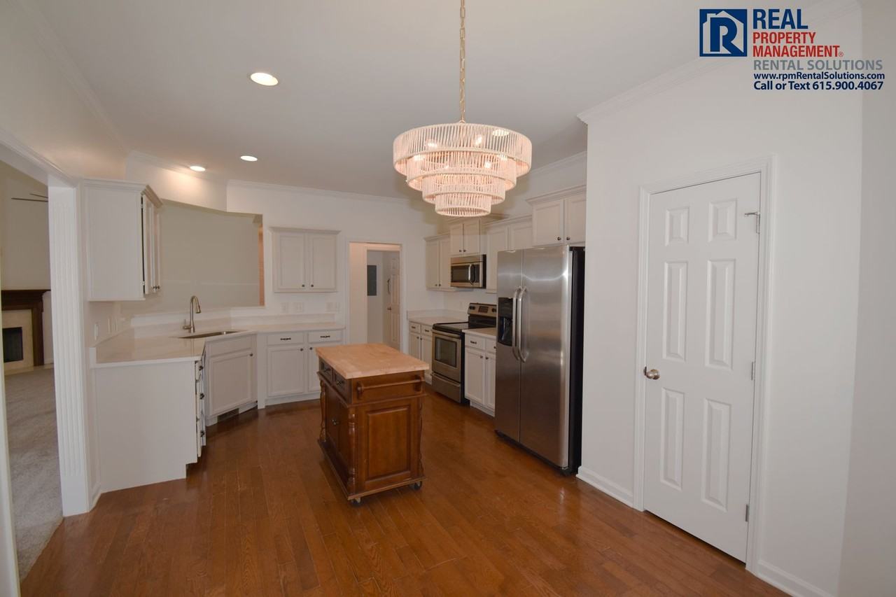 7008 Nickalus Way - Photo 7 of 28