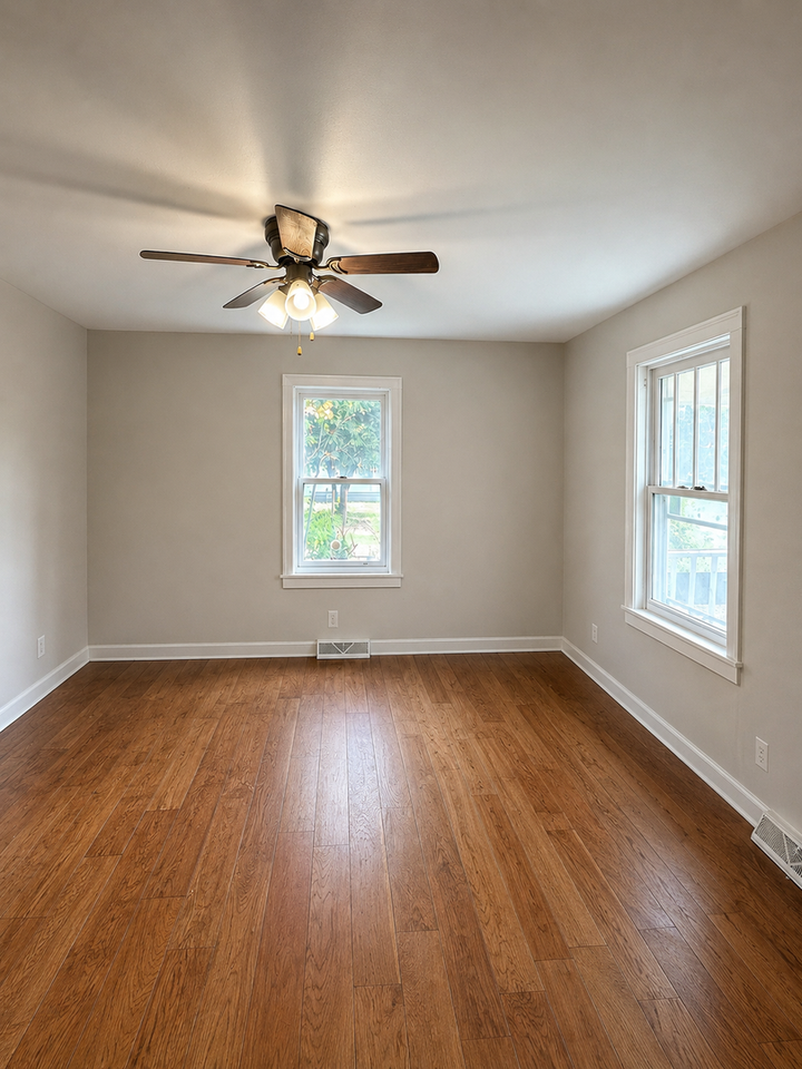 214 N Marion Ave - Photo 3 of 12