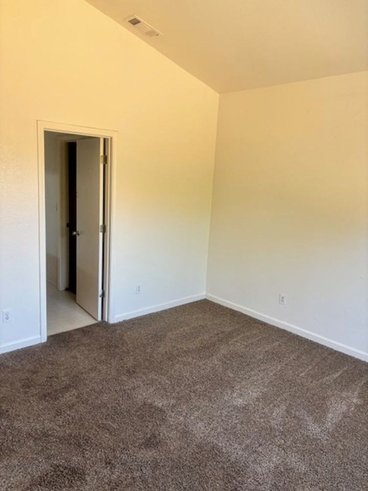 865 Place Rd - Photo 5 of 9