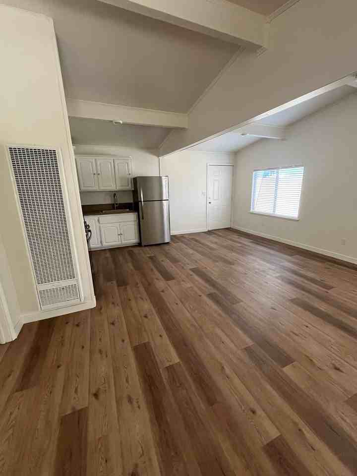 702 E Haltern St - Photo 4 of 10