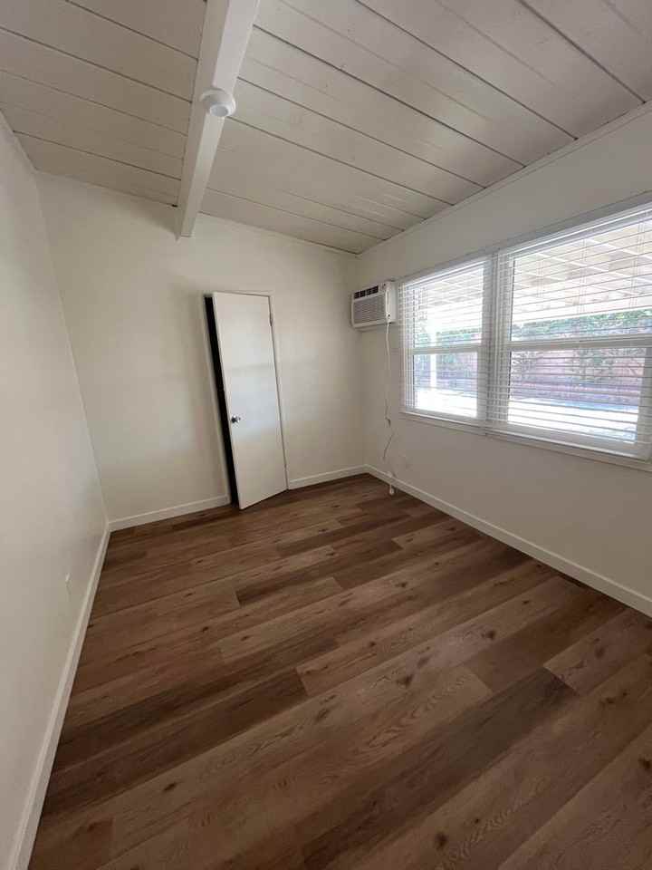 702 E Haltern St - Photo 6 of 10