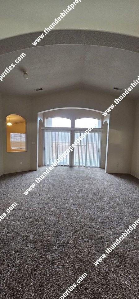 3100 Shady Spring Dr Sw - Photo 4 of 19