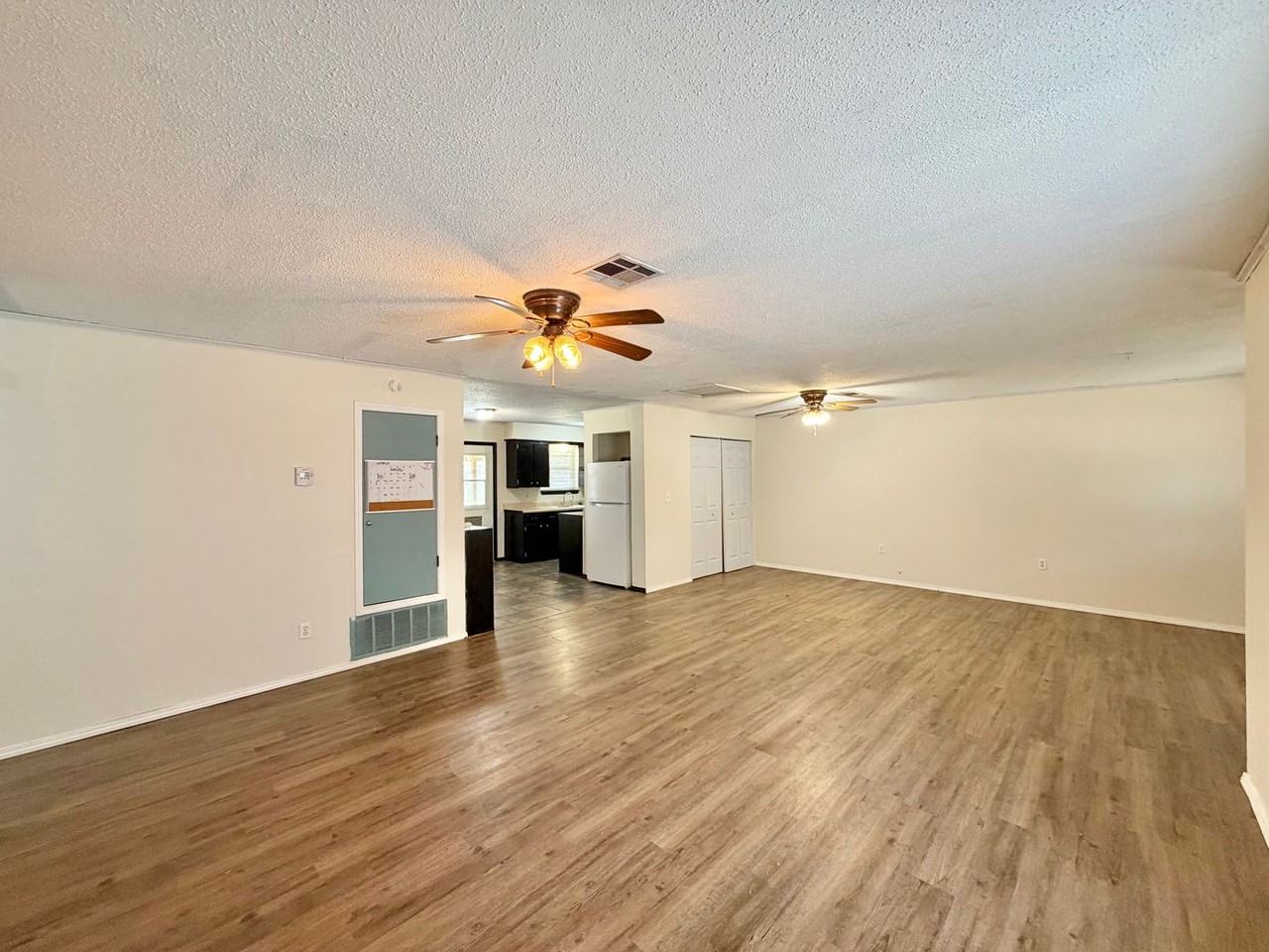 1204 2nd Pl - Photo 5 of 26