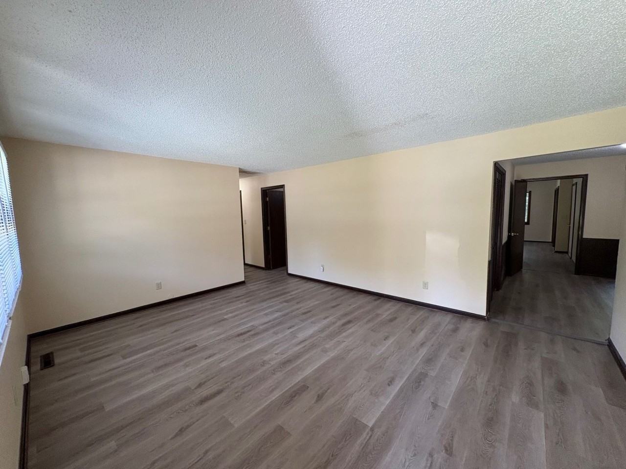 1103 S Paula Ave - Photo 2 of 13