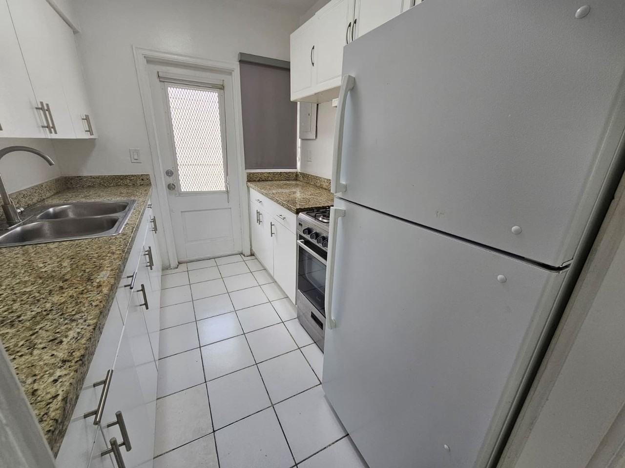 6882 Harding Ave Miami Beach, FL 33141 - Photo 3 of 6