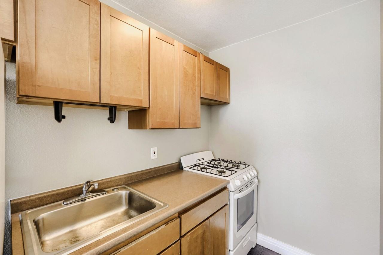 1196 N Grant St - Photo 4 of 17