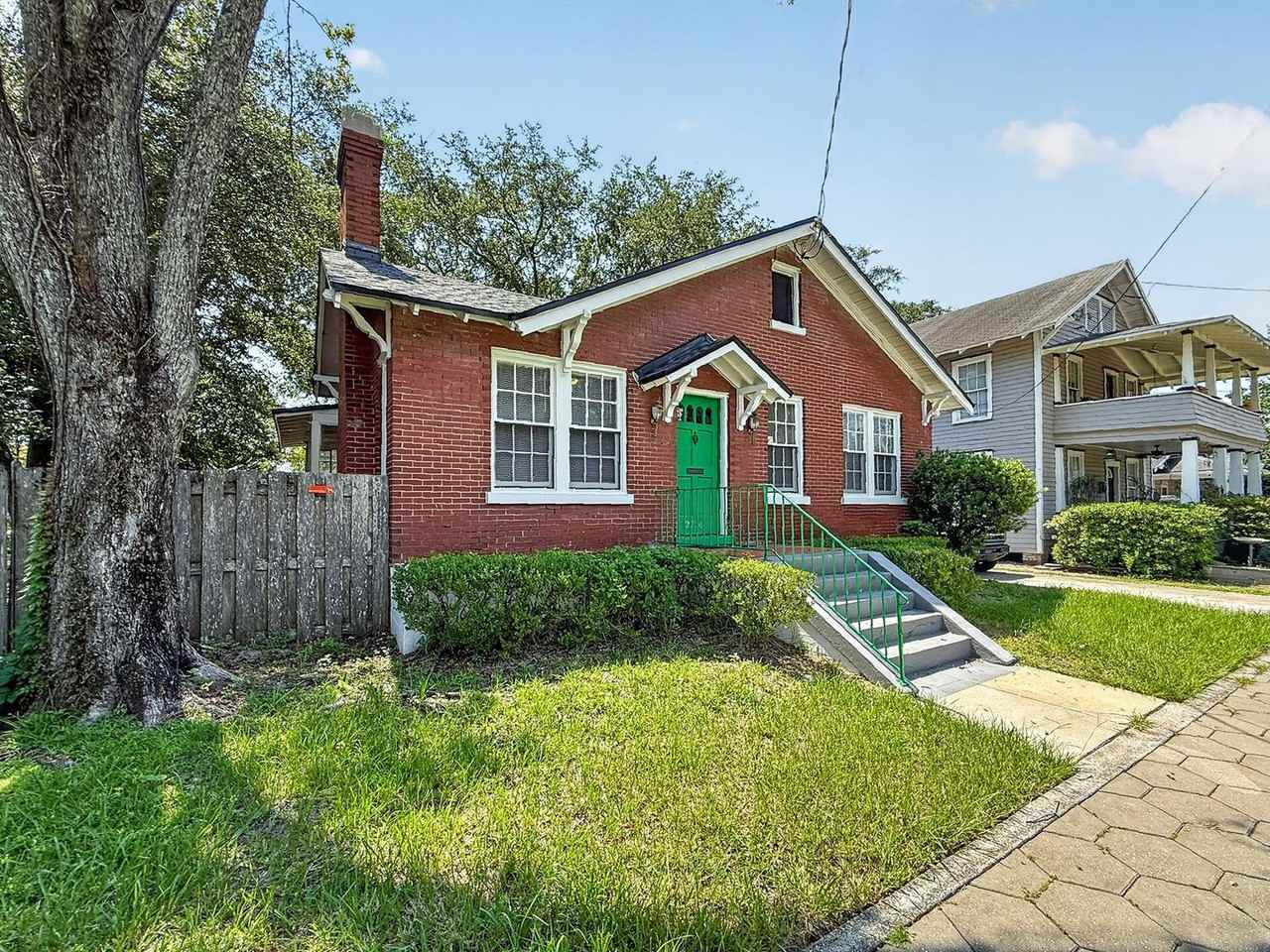 2736 Lydia St - Photo 4 of 46
