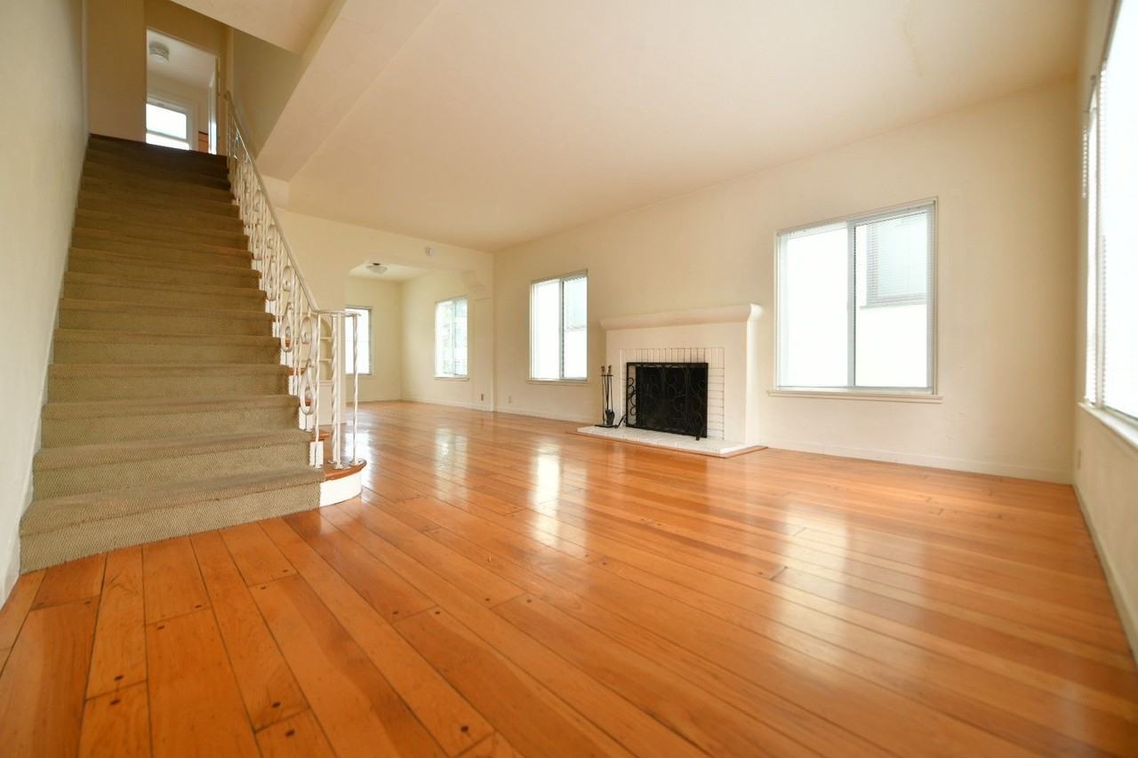 33 Excelsior Ct - Photo 3 of 28