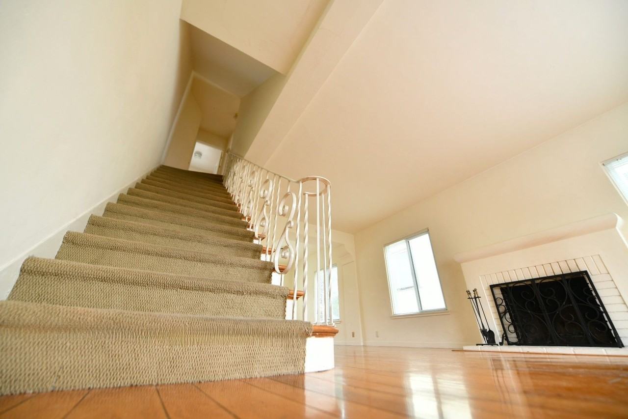 33 Excelsior Ct - Photo 7 of 28
