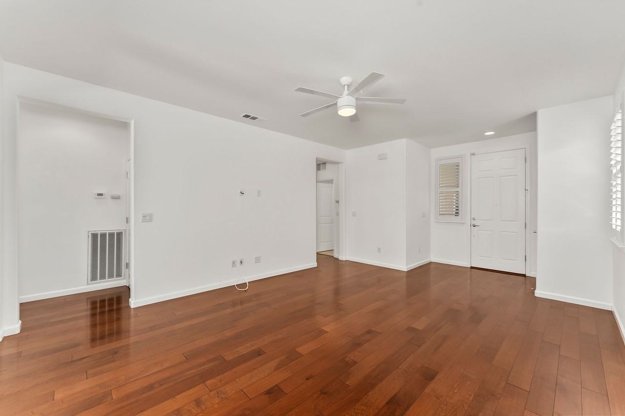 9876 Sunderland Way - Photo 7 of 31