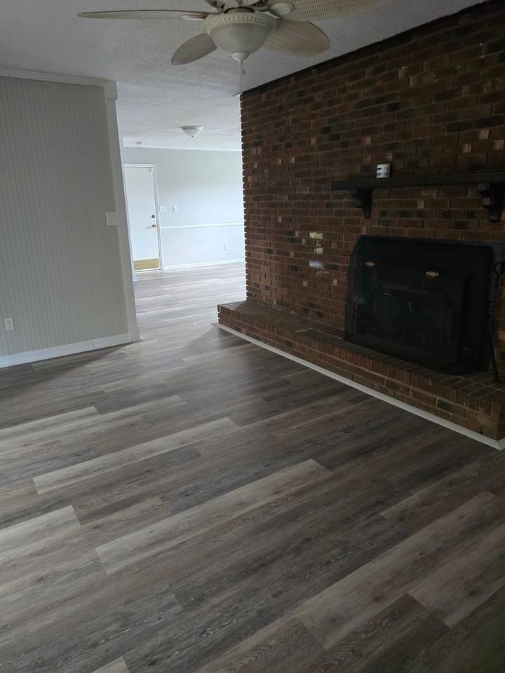 7028 Lure Ct - Photo 3 of 14