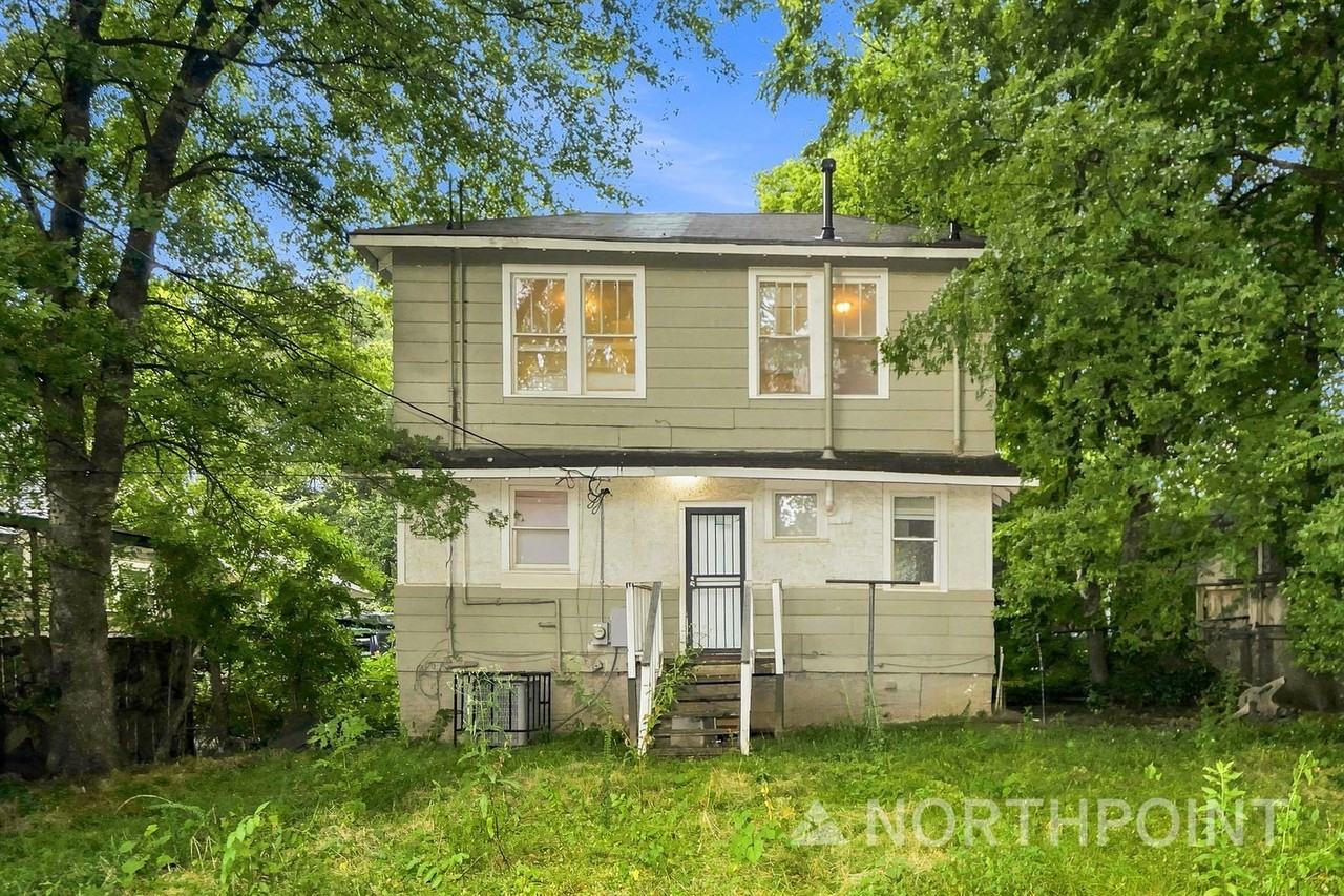 1931 Manila Ave - Photo 3 of 11