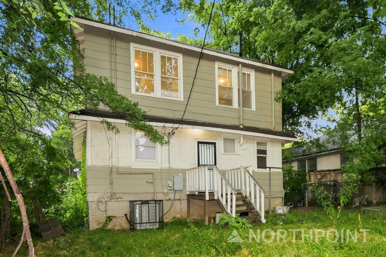 1931 Manila Ave - Photo 4 of 11