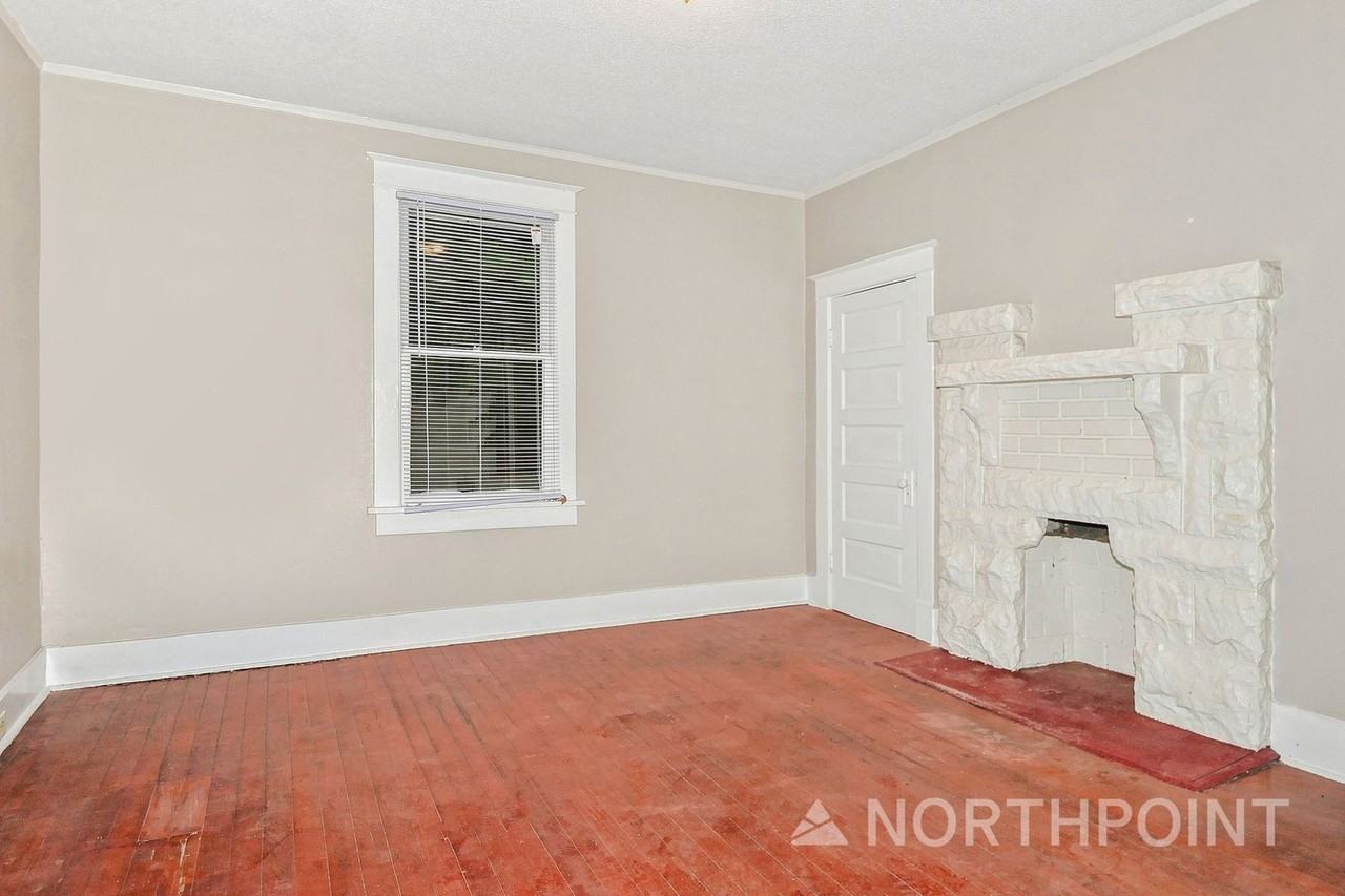 1931 Manila Ave - Photo 6 of 11