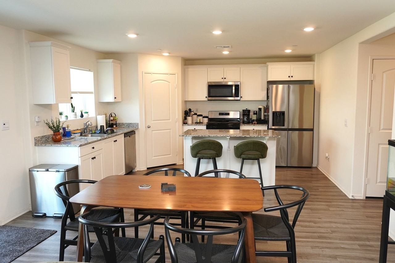 13814 Solara St - Photo 5 of 34