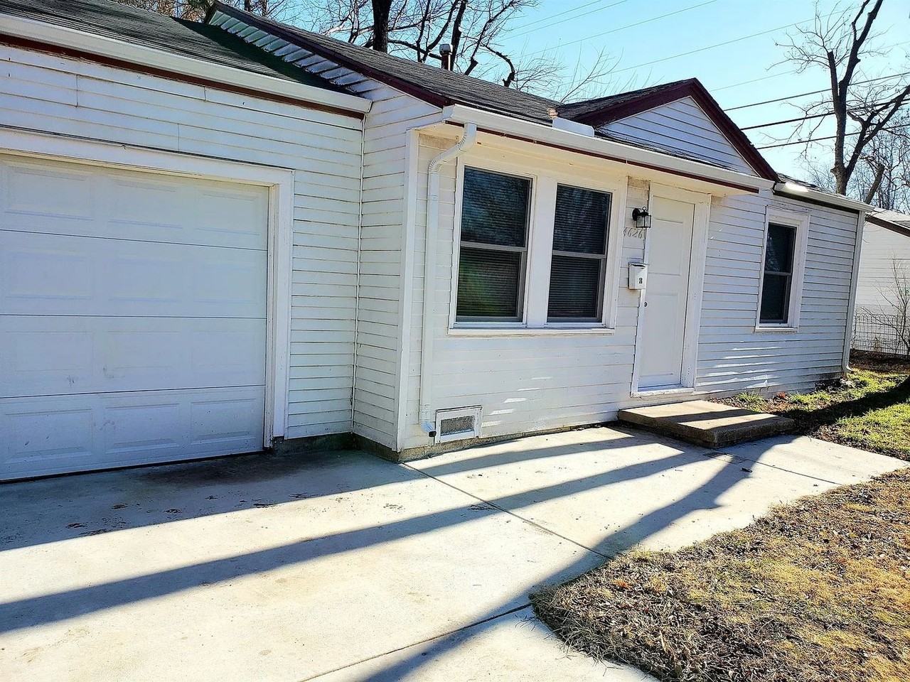 4626 S Laclede St - Photo 2 of 15