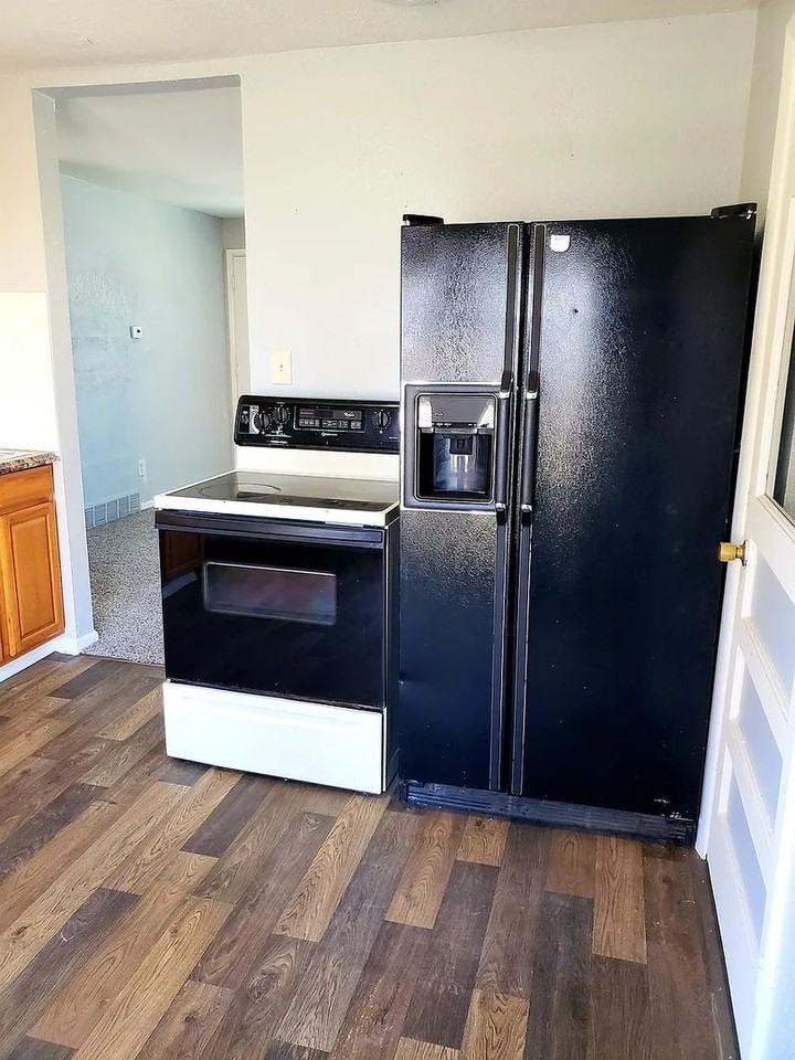 4626 S Laclede St - Photo 5 of 15