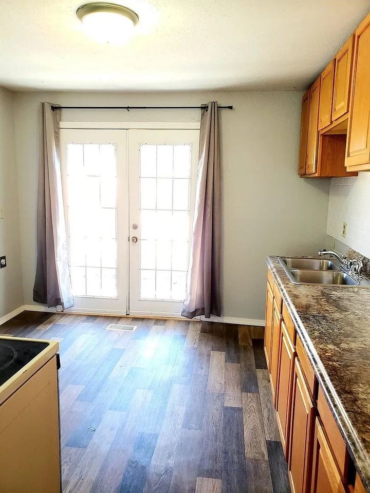 4626 S Laclede St - Photo 6 of 15