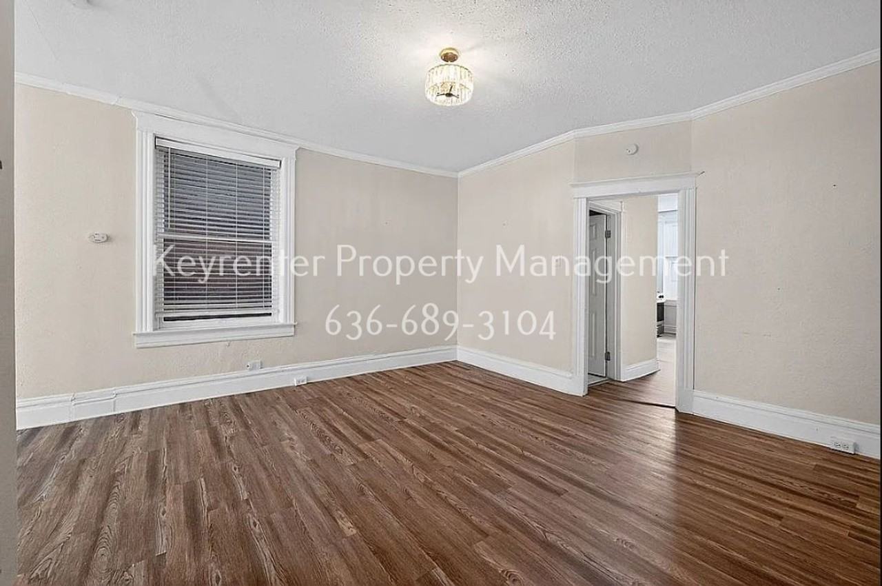 2918 Sidney St - Photo 7 of 27
