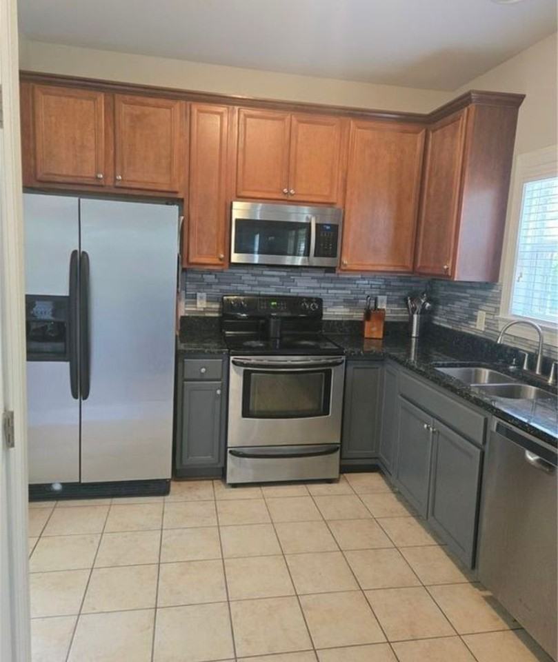 7290 Sandcastle Ln - Photo 3 of 20