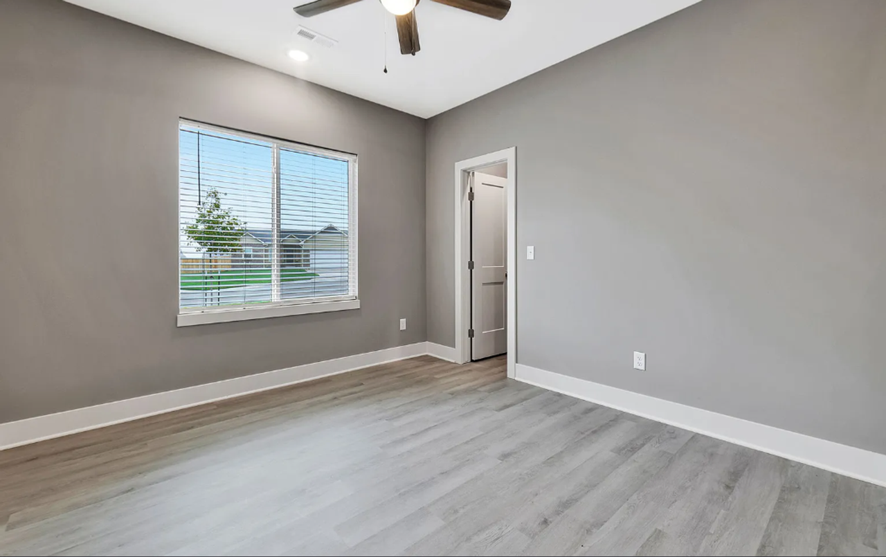 4546 S Doris Ct - Photo 5 of 28