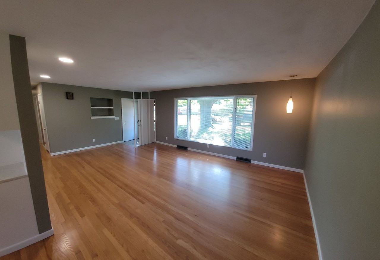 1720 Mcdonald Dr - Photo 4 of 12