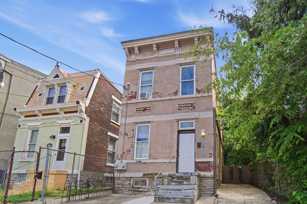 2238 Flora St - Photo 2 of 41