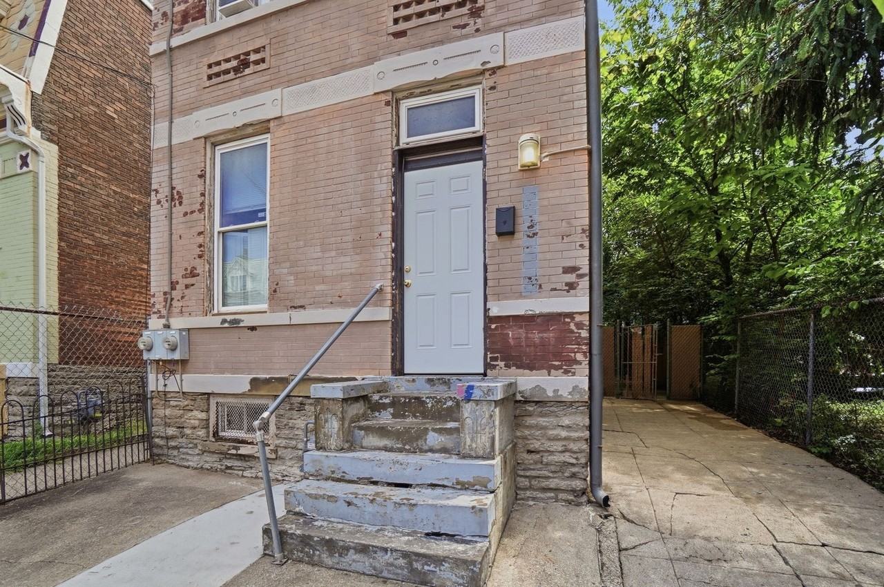 2238 Flora St - Photo 4 of 41