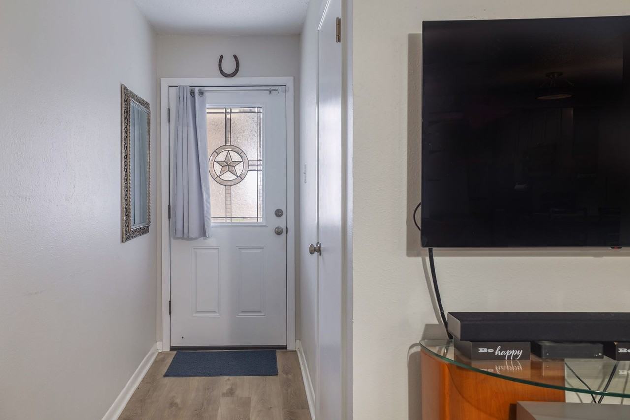 7406 Shadow Hill Dr #108 - Photo 4 of 23