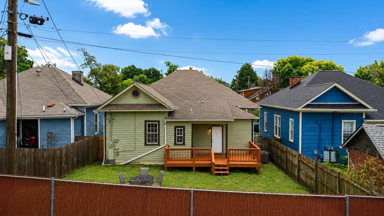 1011 Gratz St - Photo 2 of 12
