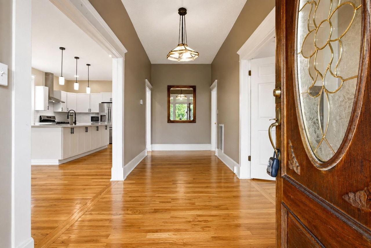 1011 Gratz St - Photo 3 of 12