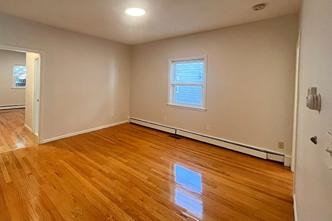 150 Brown St - Photo 3 of 9
