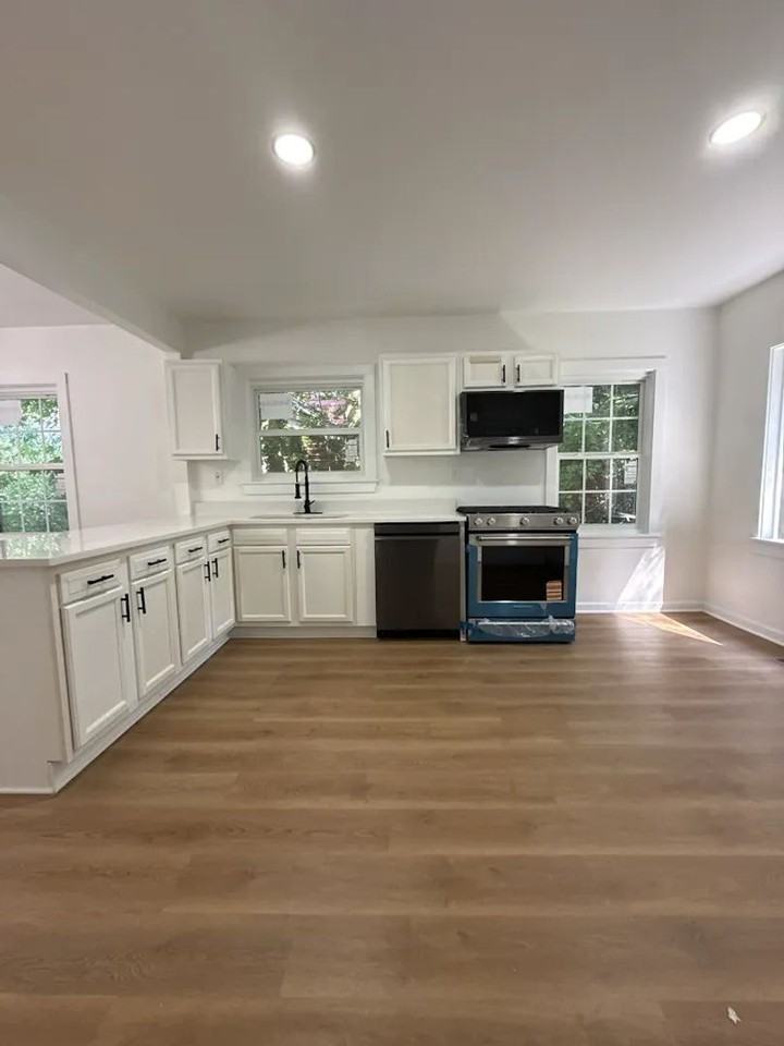 1680 Brewer Blvd Sw - Photo 5 of 13