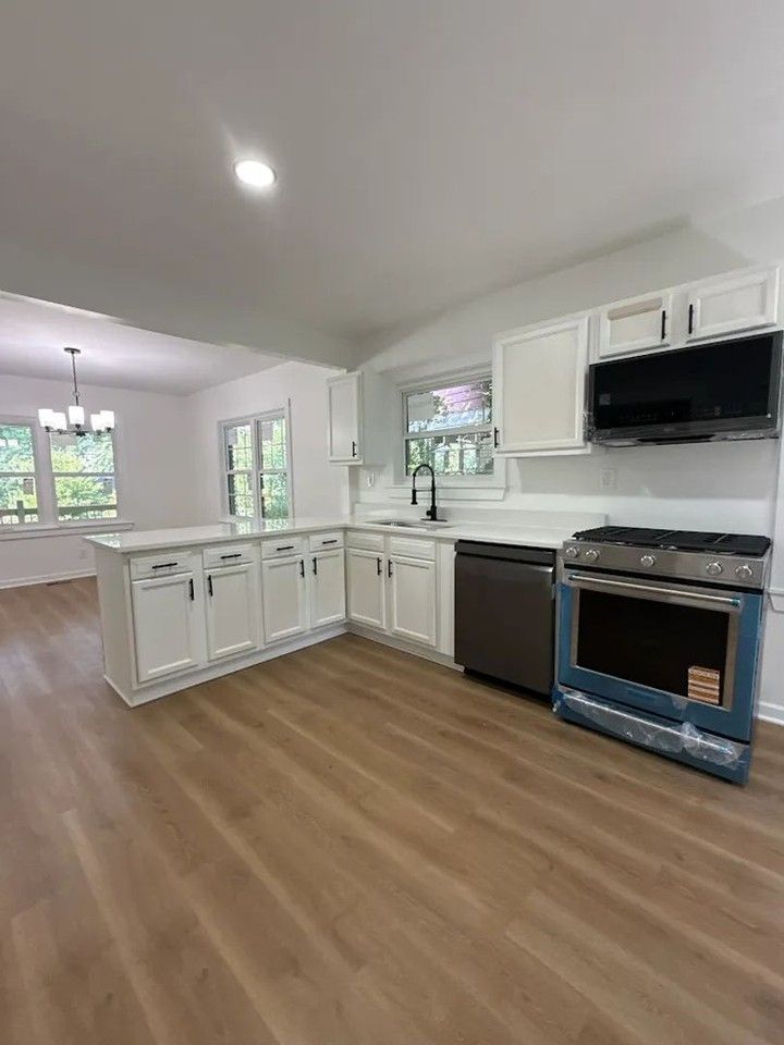 1680 Brewer Blvd Sw - Photo 6 of 13
