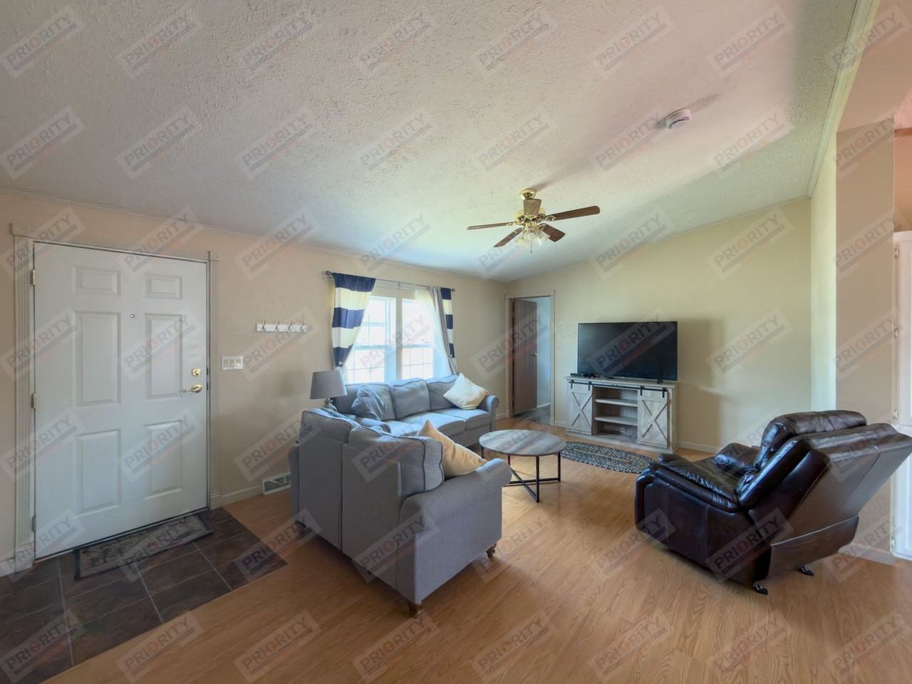 1302 Orchid Ln - Photo 3 of 26