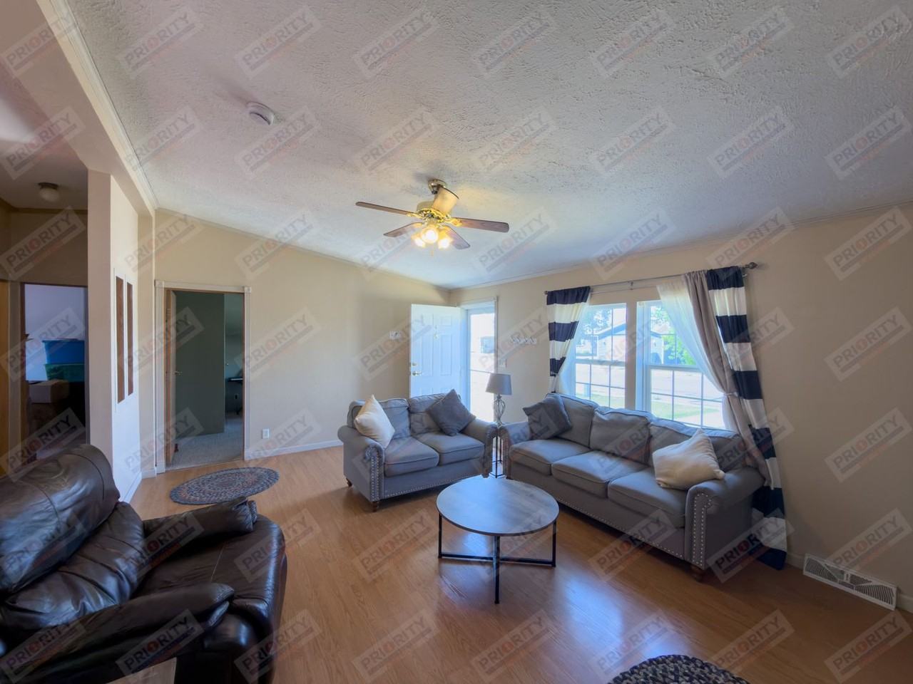 1302 Orchid Ln - Photo 4 of 26