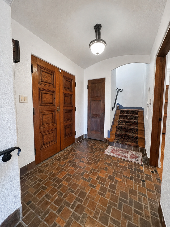 352 Glen Ellen Dr - Photo 3 of 50