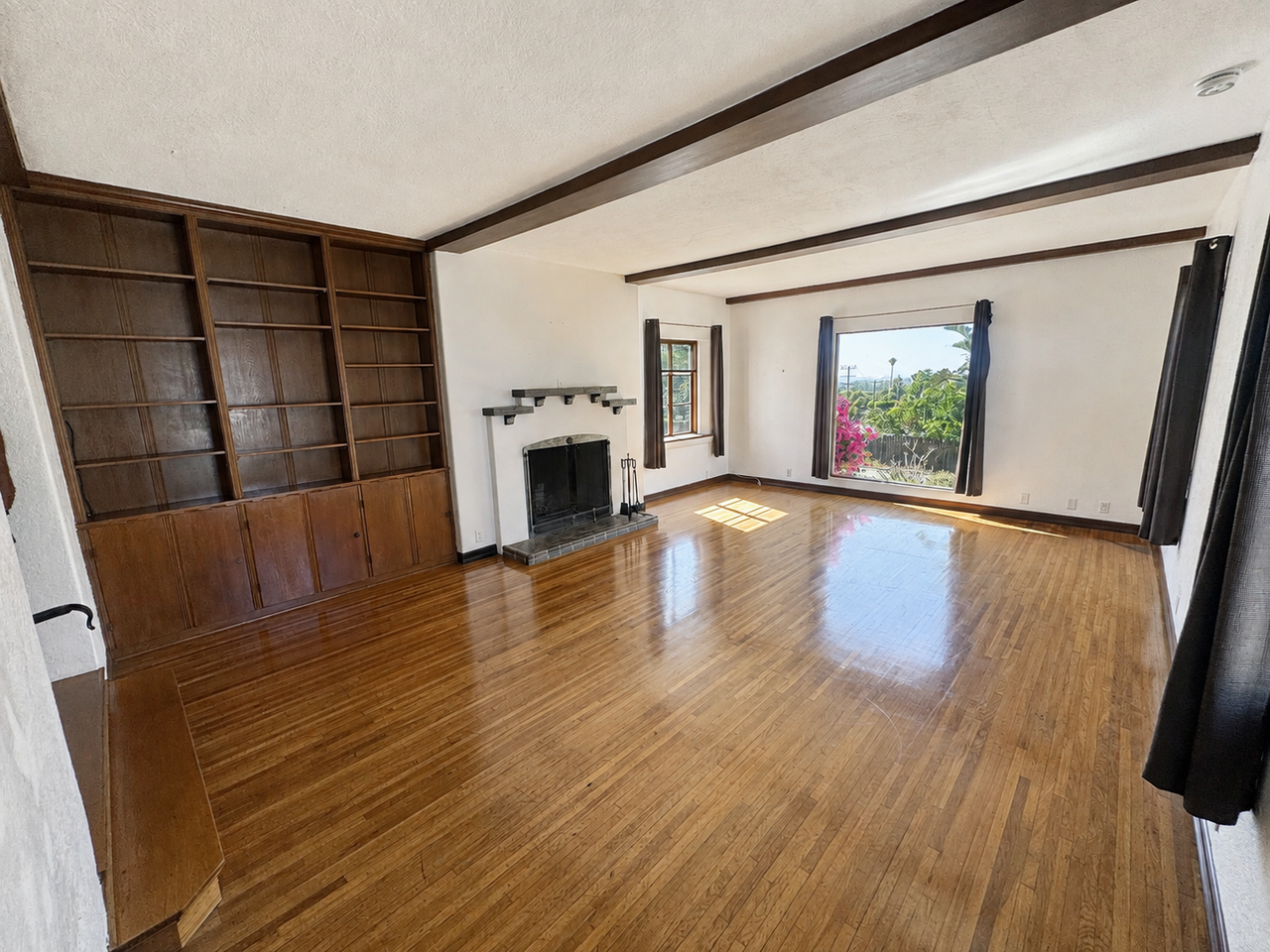 352 Glen Ellen Dr - Photo 4 of 50