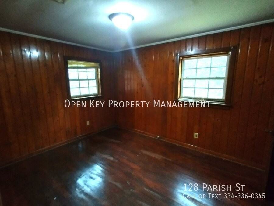 128 Parish St - Photo 5 of 9