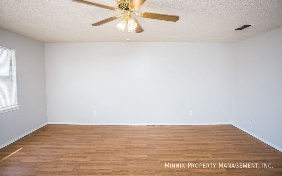 6102 24th St - Photo 4 of 26