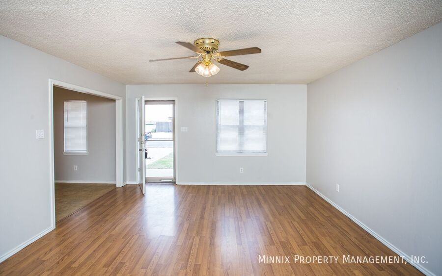 6102 24th St - Photo 5 of 26