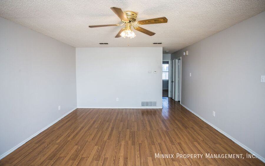 6102 24th St - Photo 7 of 26