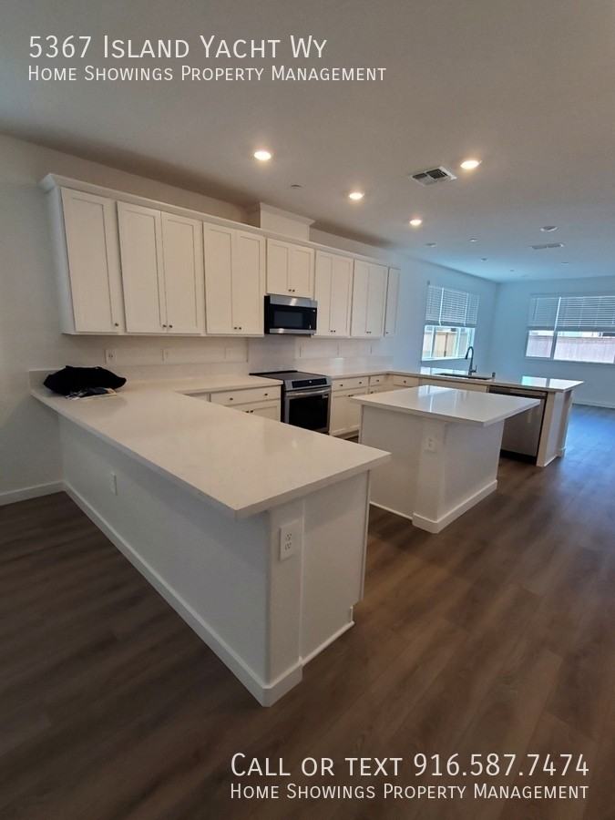 5367 Island Yacht Way - Photo 4 of 21