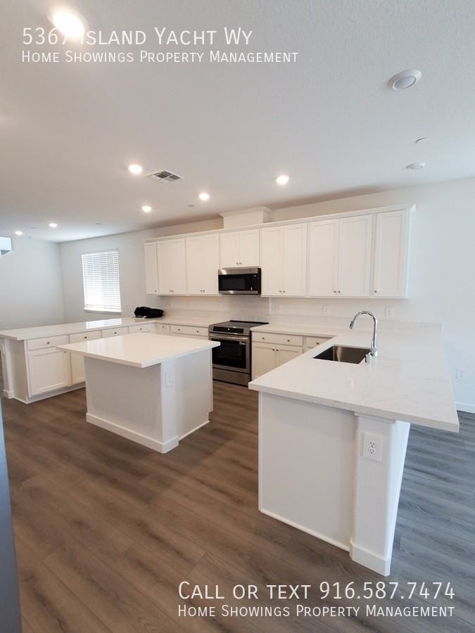 5367 Island Yacht Way - Photo 6 of 21