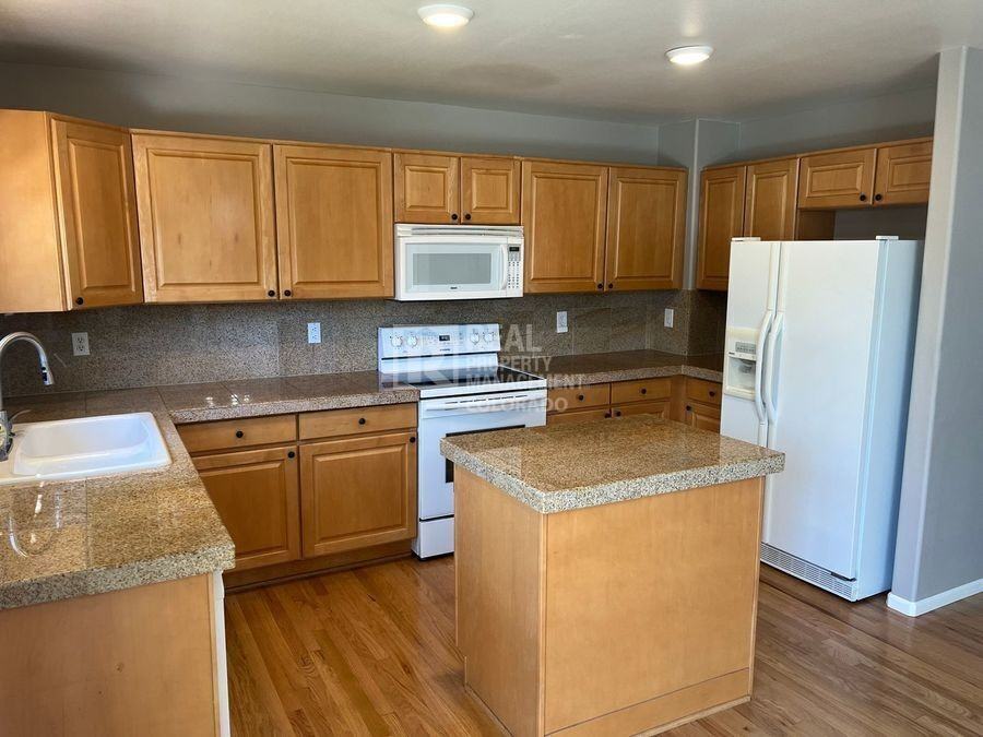 9990 Apollo Bay Way - Photo 5 of 23