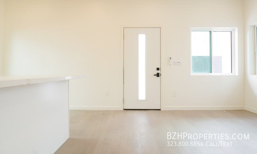 1515 S Hayworth Ave #6 - Photo 4 of 27