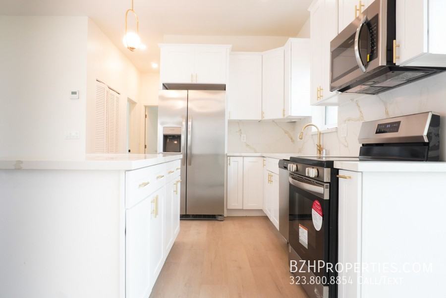 1515 S Hayworth Ave #6 - Photo 5 of 27