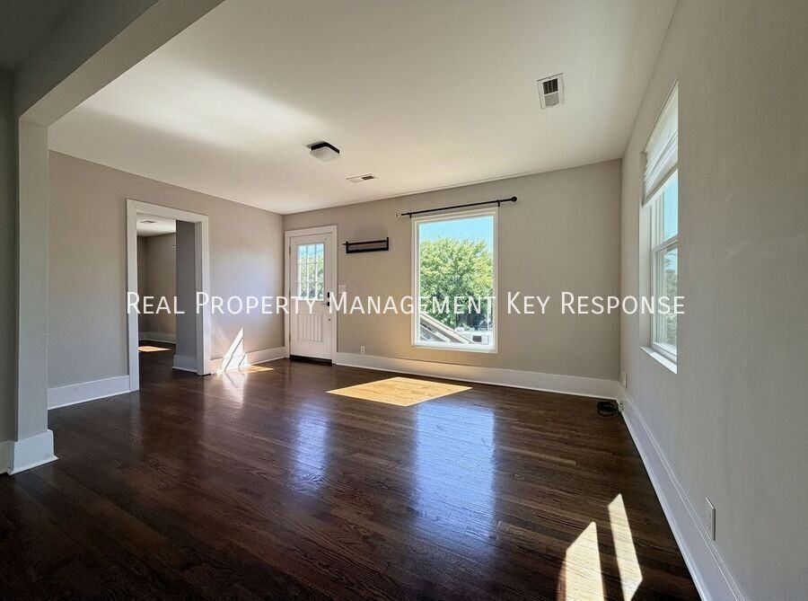 912 S 14th St - Photo 2 of 16