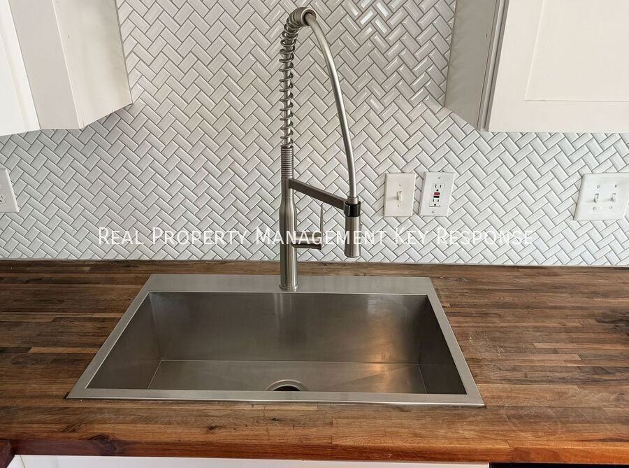 912 S 14th St - Photo 6 of 16