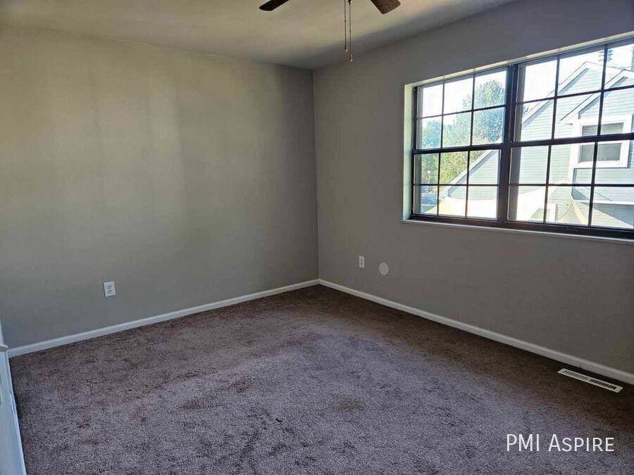 1034 Lee Way - Photo 2 of 13